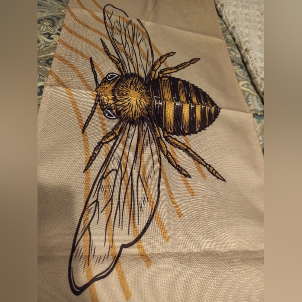 Bee Table Runner - Picture 5 of 9